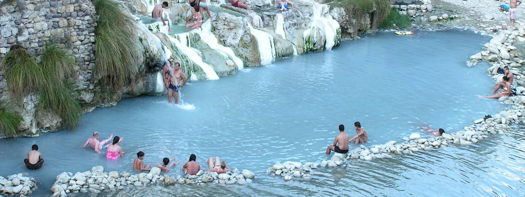 Vacances en famille dans un hôtel avec restaurant et plage en Toscane